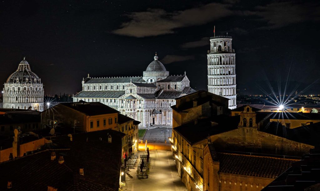 pisa noční život foto